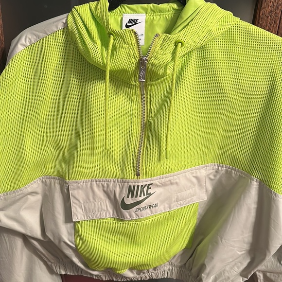 Nike Mesh Cropped Half Zip Hooded Pullover - Picture 2 of 4